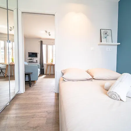 Apartment Le Lumiere T2- Metro B Oullins-lyon Centre