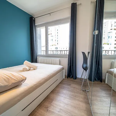 Le Lumiere T2- Metro B Oullins-lyon Centre Apartment *