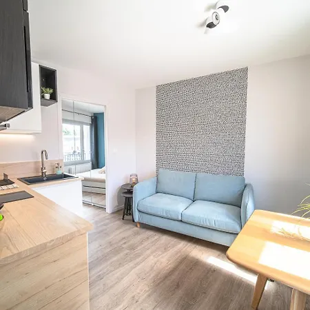 Apartment Le Lumiere T2- Metro B Oullins-lyon Centre *