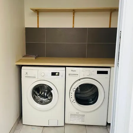 Le Lumiere T2- Metro B Oullins-lyon Centre Apartment Oullins